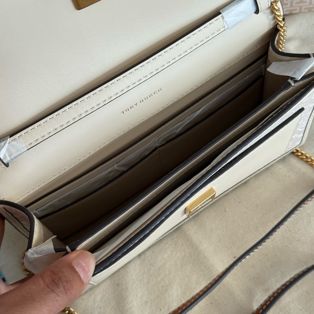 New tory burch T monogram chain wallet crossbody - Picture 6 of 10